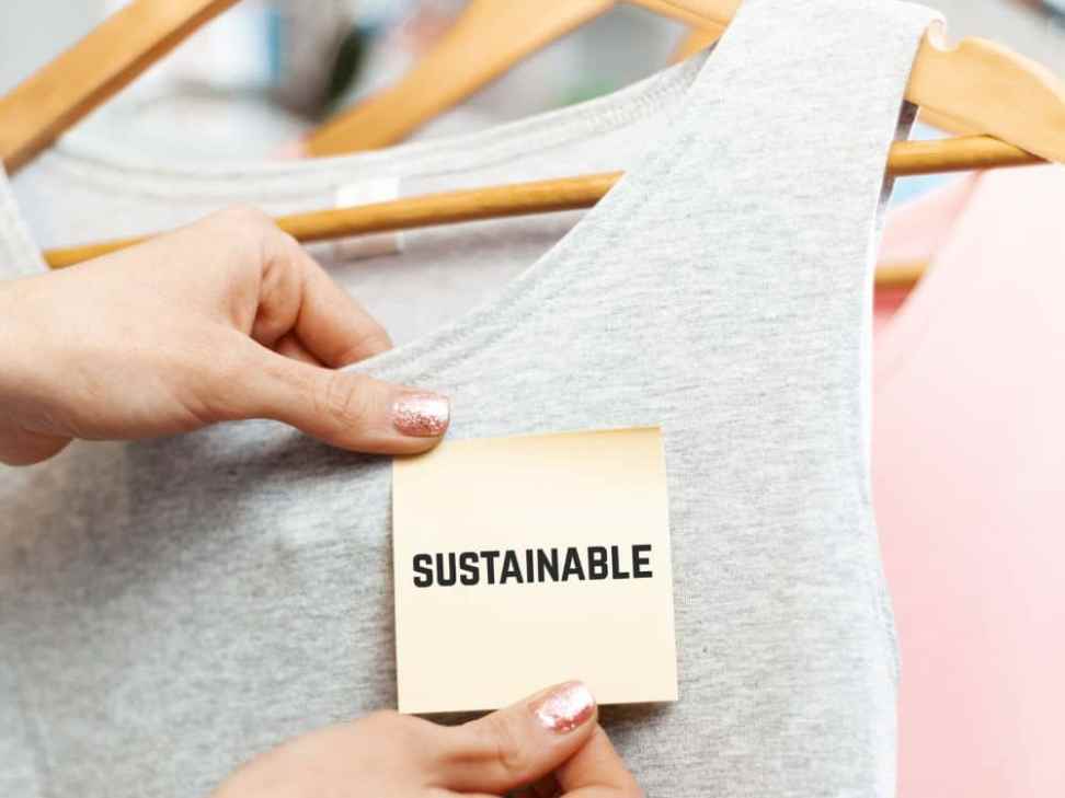 What are sustainable fashion practices?